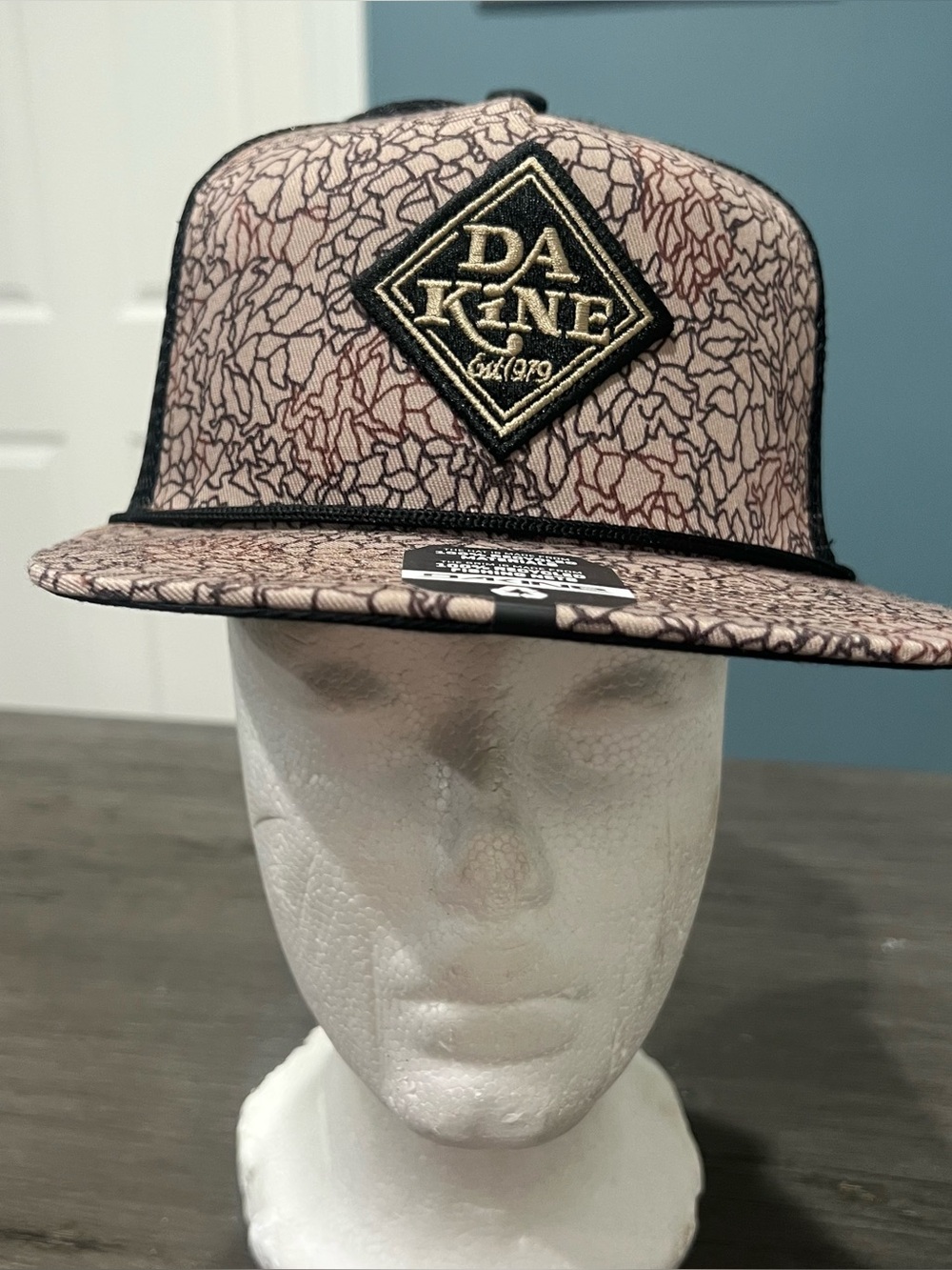 Dakine Trucker Hat OS Adjustable Snapback NWT Brown